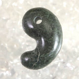 Japanese Natural Yamatohikari Stone 20mm Magatama 3.37g (ID:47268)