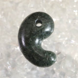 Japanese Natural Yamatohikari Stone 20mm Magatama 3.37g (ID:47268)