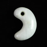 Natural Itoigawa Jadeite Green 22mm Magatama 4.0g with Certificate (ID:67435)