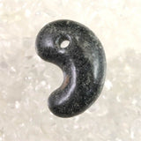 Japanese Natural Black Hide Garnet S Grade 26mm Magatama 8.1g (ID:77330)