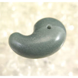 Japanese Natural Gray Solomonite Stone S Grade 32mm Magatama 12.7g (ID:67625)