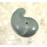Japanese Natural Gray Solomonite Stone S Grade 32mm Magatama 12.7g (ID:67625)
