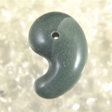 Japanese Natural Gray Solomonite Stone S Grade 32mm Magatama 12.7g (ID:67625)
